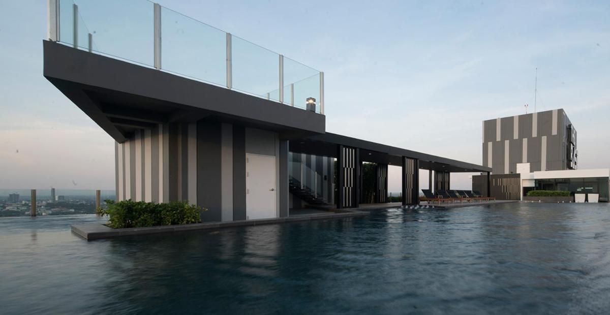 The Base Central Pattaya By Wcc Exterior foto