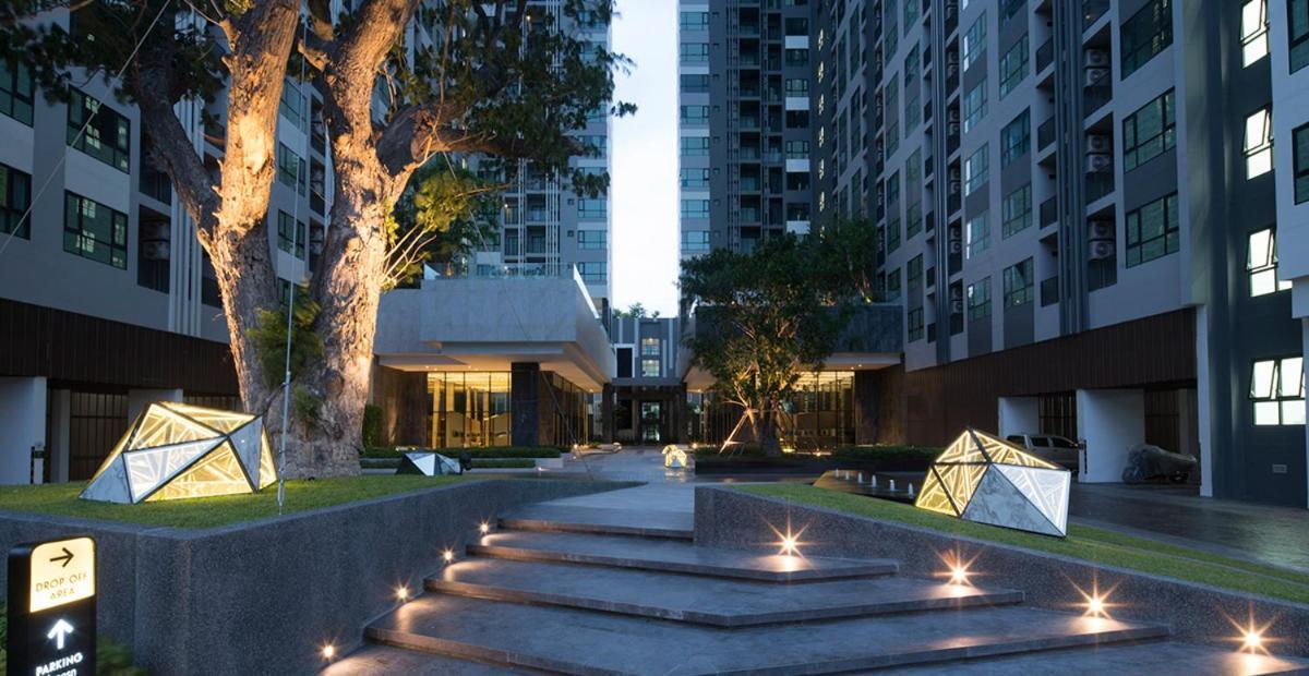 The Base Central Pattaya By Wcc Exterior foto