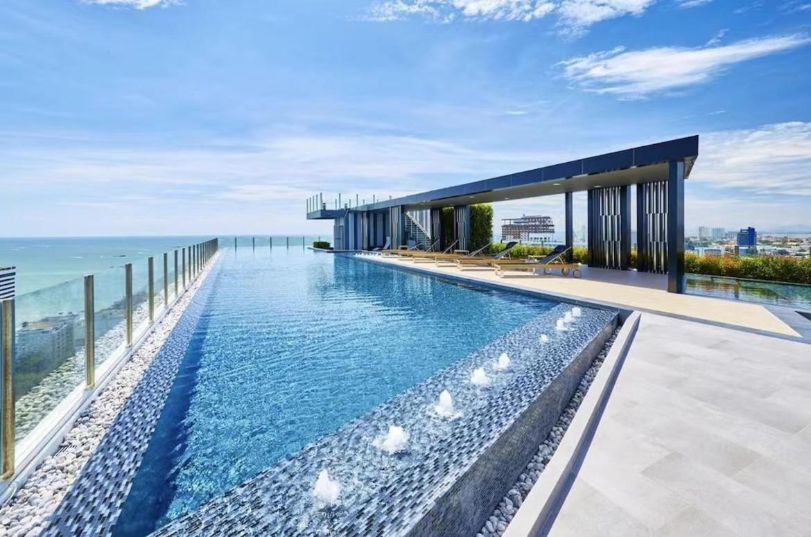 The Base Central Pattaya By Wcc Exterior foto